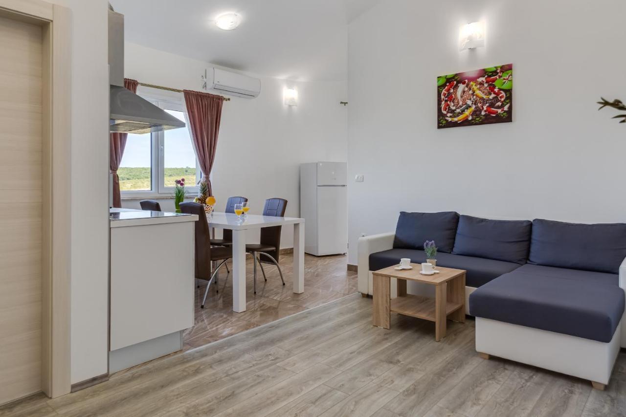 Apartment Miruna S Bazenom Donje Rastane Dış mekan fotoğraf