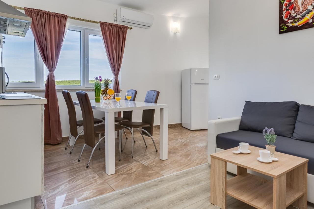 Apartment Miruna S Bazenom Donje Rastane Dış mekan fotoğraf