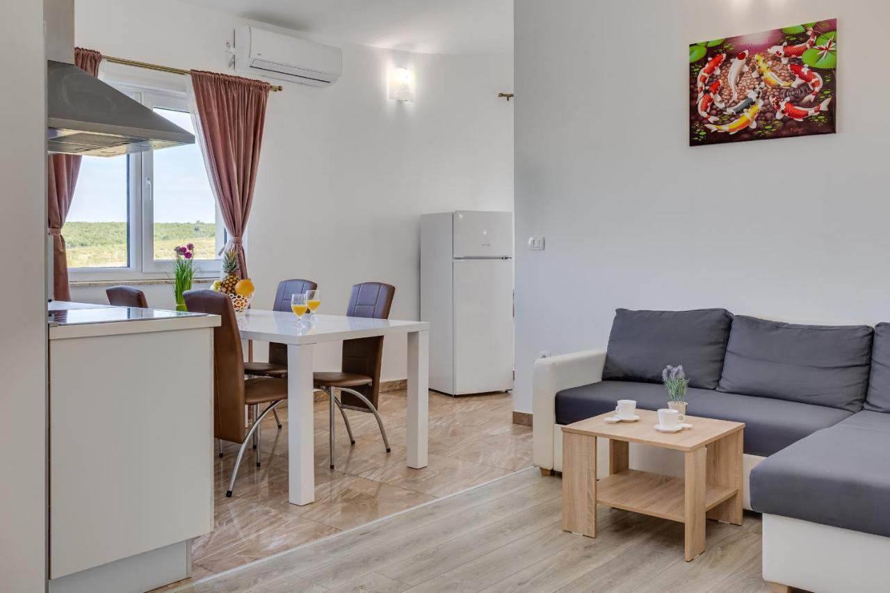 Apartment Miruna S Bazenom Donje Rastane Dış mekan fotoğraf