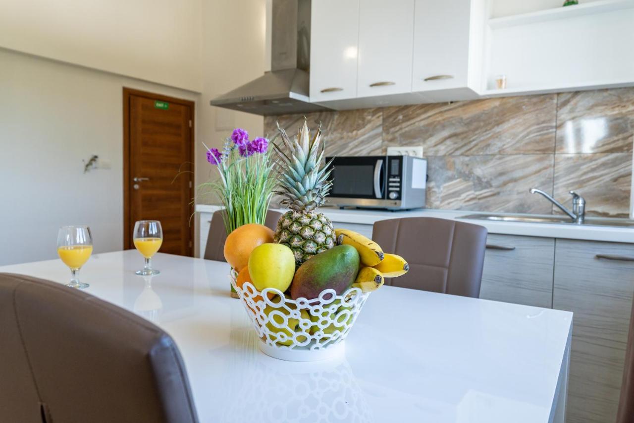 Apartment Miruna S Bazenom Donje Rastane Dış mekan fotoğraf