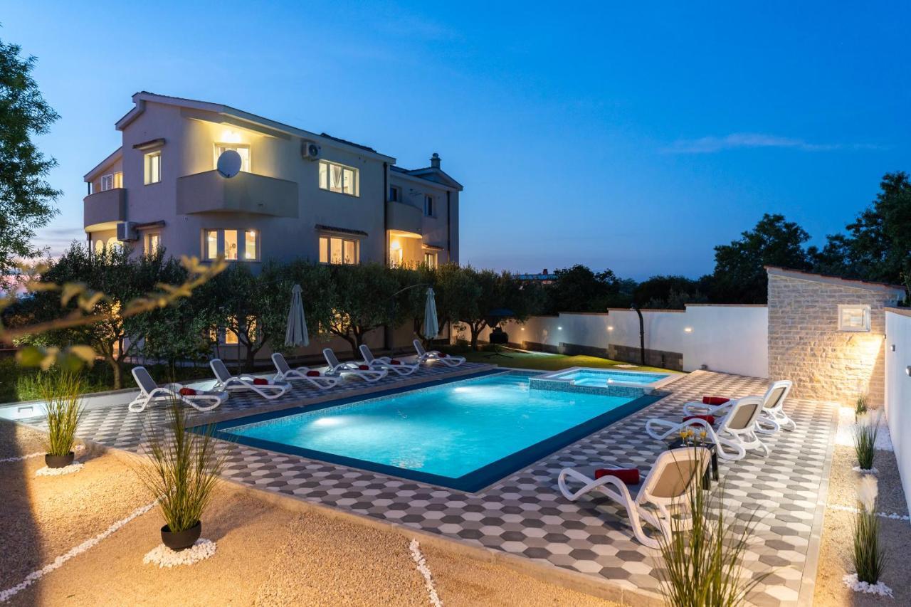 Apartment Miruna S Bazenom Donje Rastane Dış mekan fotoğraf